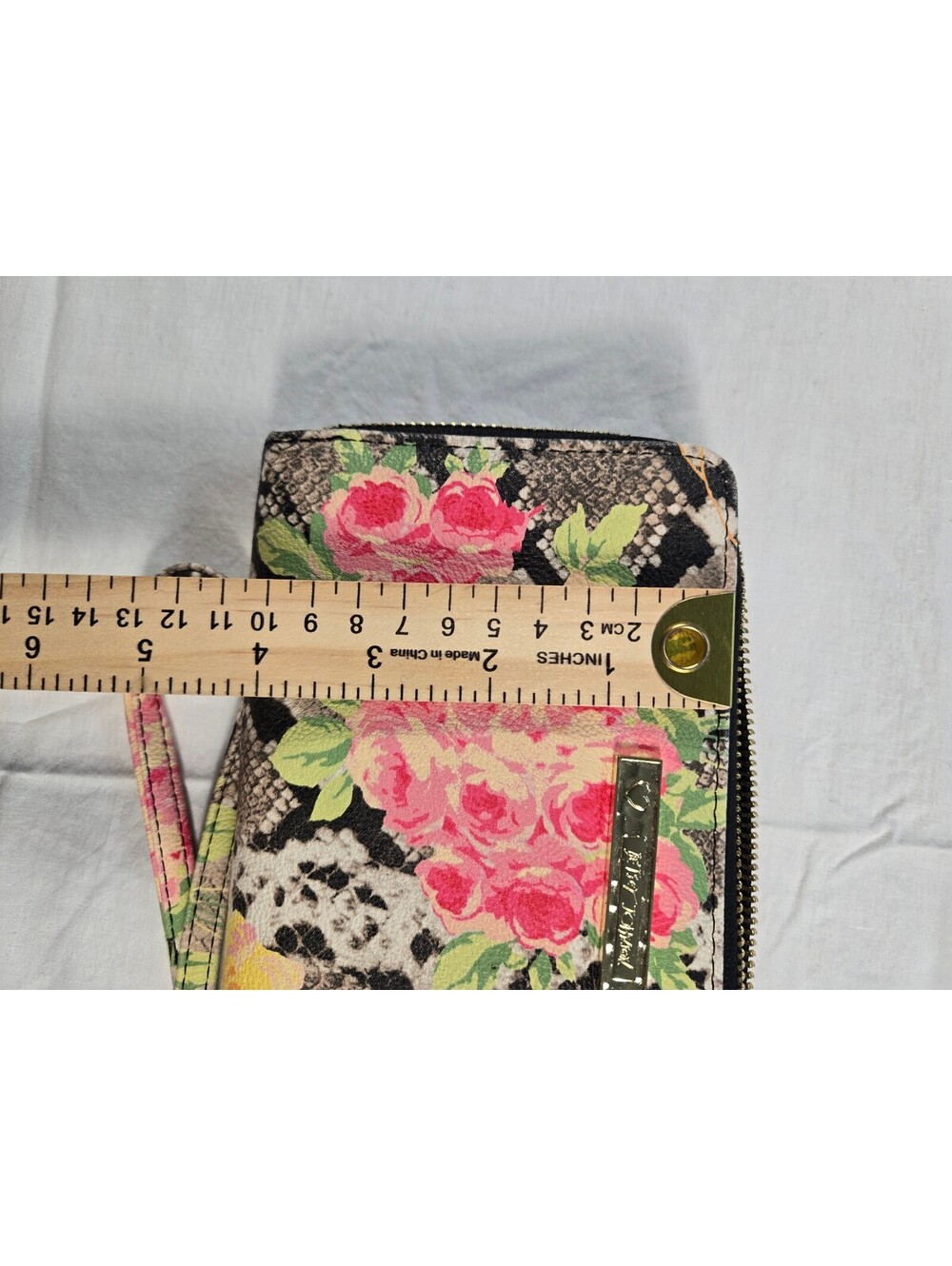 Vintage Betsey Johnson Floral Snakeskin Wristlet Wallet Boho - Picture 4 of 8